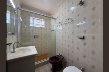Casa para alugar com 200m², 3 quartos e 3 vagasBanheiro social