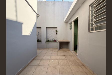 Casa para alugar com 200m², 3 quartos e 3 vagasQuintal