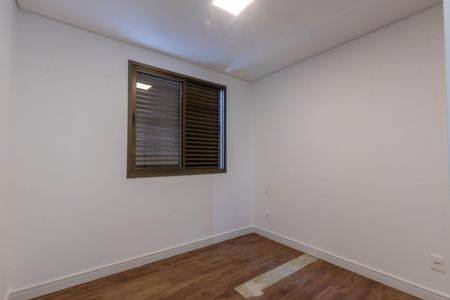 Apartamento à venda com 120m², 2 quartos e 2 vagasQuarto 2