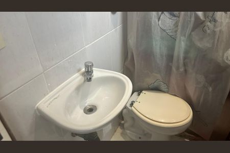 Apartamento à venda com 144m², 3 quartos e 3 vagasBanheiro de Serviço