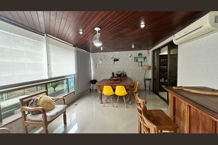 Apartamento à venda com 144m², 3 quartos e 3 vagasVaranda