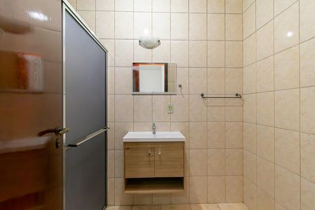 Casa à venda com 116m², 3 quartos e 2 vagasBanheiro social