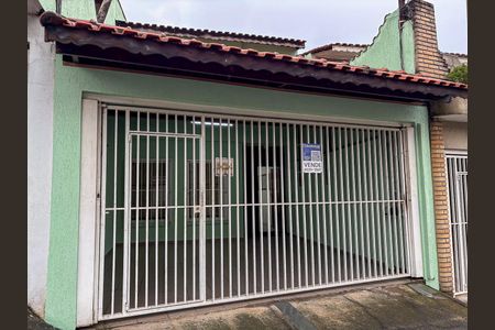 Casa à venda com 116m², 3 quartos e 2 vagasFachada