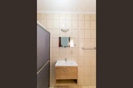 Casa à venda com 116m², 3 quartos e 2 vagasBanheiro social