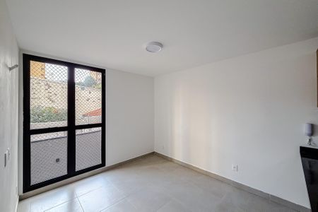 Sala de casa de condomínio à venda com 2 quartos, 60m² em Vila Mariana, São Paulo