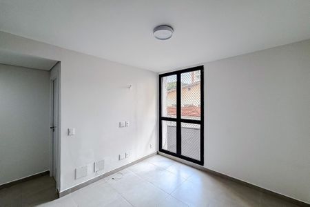 Sala de casa de condomínio à venda com 2 quartos, 60m² em Vila Mariana, São Paulo
