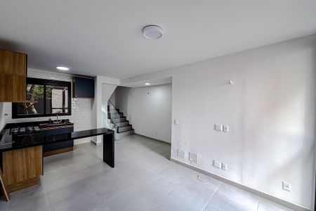 Casa de condomínio para alugar com 122m², 2 quartos e 1 vagaSala