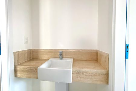 Apartamento à venda com 101m², 3 quartos e 2 vagas Apartamento à venda com 101m², 3 quartos e 2 vagasBanheiro das Semisuites