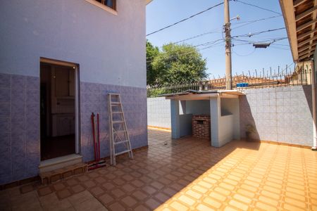 Casa à venda com 140m², 3 quartos e 2 vagasQuintal