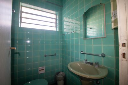 Casa à venda com 140m², 3 quartos e 2 vagasBanheiro 2