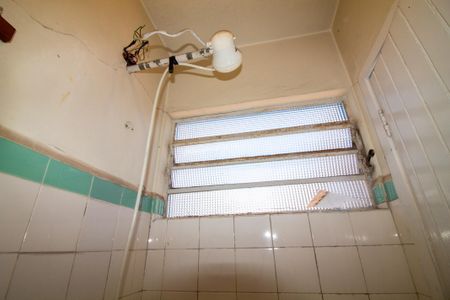 Casa à venda com 140m², 3 quartos e 2 vagasBanheiro de Serviço