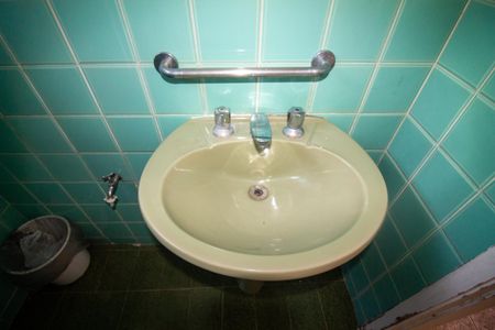 Casa à venda com 140m², 3 quartos e 2 vagasBanheiro 2