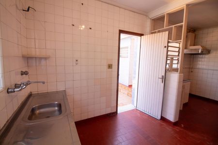 Casa à venda com 140m², 3 quartos e 2 vagasCopa