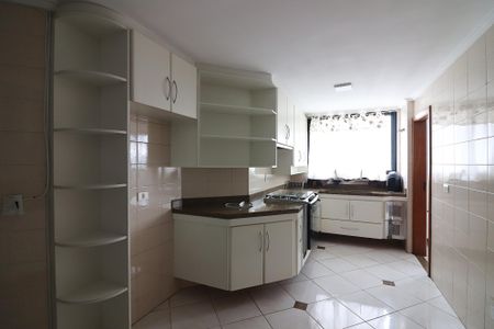 Apartamento à venda com 150m², 3 quartos e 2 vagasCozinha