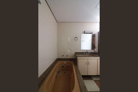 Apartamento à venda com 150m², 3 quartos e 2 vagasBanheiro da Suíte 1
