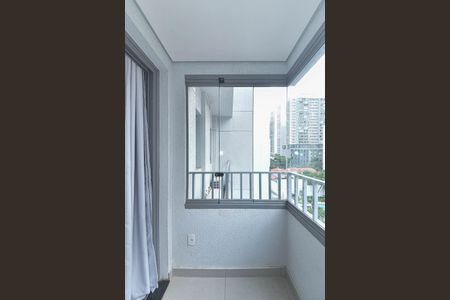 Varanda de kitnet/studio à venda com 1 quarto, 19m² em Jardim das Acacias, São Paulo