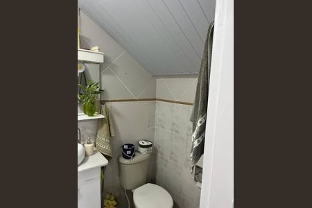 Banheiro de casa para alugar com 2 quartos, 90m² em Lindo Parque, São Gonçalo