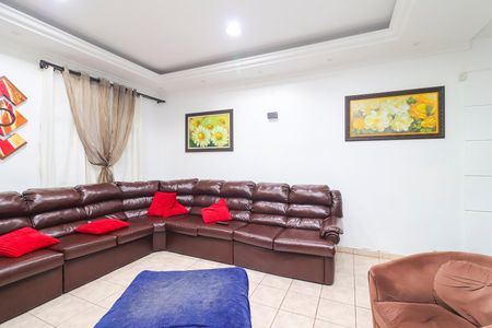 Sala de Estar de casa à venda com 4 quartos, 250m² em Vila Carmosina, São Paulo