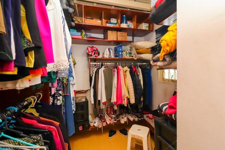 Casa para alugar com 250m², 4 quartos e 2 vagasCloset da suíte
