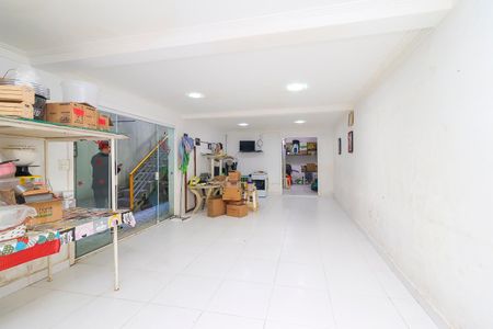 Casa para alugar com 250m², 4 quartos e 2 vagasSalão