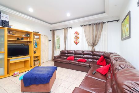 Sala de Estar de casa à venda com 4 quartos, 250m² em Vila Carmosina, São Paulo
