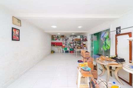 Casa para alugar com 250m², 4 quartos e 2 vagasSalão