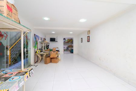 Casa para alugar com 250m², 4 quartos e 2 vagasSalão