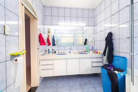 Casa para alugar com 250m², 4 quartos e 2 vagasBanheiro da Suíte