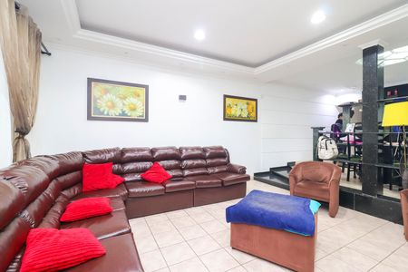 Sala de Estar de casa à venda com 4 quartos, 250m² em Vila Carmosina, São Paulo