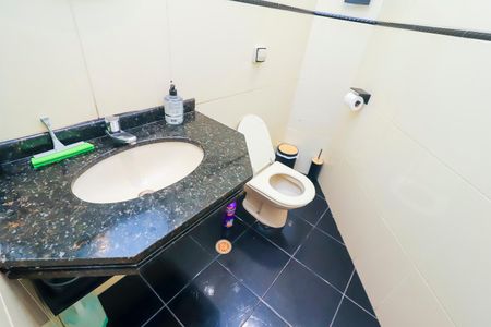 Casa para alugar com 250m², 4 quartos e 2 vagasLavabo