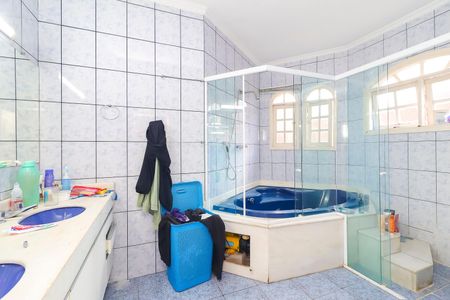 Casa para alugar com 250m², 4 quartos e 2 vagasBanheiro da Suíte