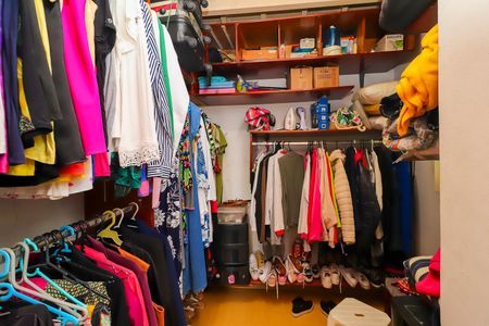 Casa para alugar com 250m², 4 quartos e 2 vagasCloset da suíte