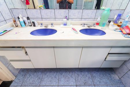 Casa para alugar com 250m², 4 quartos e 2 vagasBanheiro da Suíte
