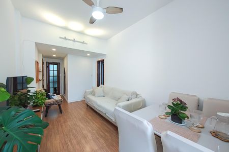 Apartamento para alugar com 93m², 3 quartos e sem vaga Apartamento para alugar com 93m², 3 quartos e sem vagaSala