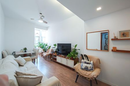 Apartamento para alugar com 93m², 3 quartos e sem vaga Apartamento para alugar com 93m², 3 quartos e sem vagaSala