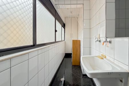 Apartamento à venda com 110m², 3 quartos e 4 vagas Apartamento à venda com 110m², 3 quartos e 4 vagasÁrea de Serviço