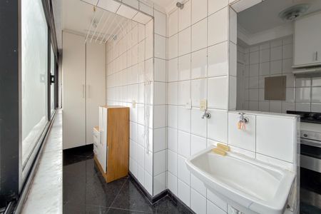 Apartamento à venda com 110m², 3 quartos e 4 vagas Apartamento à venda com 110m², 3 quartos e 4 vagasÁrea de Serviço