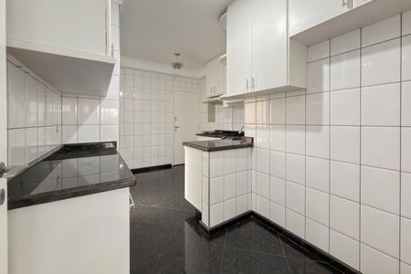 Apartamento à venda com 110m², 3 quartos e 4 vagas Apartamento à venda com 110m², 3 quartos e 4 vagasCozinha