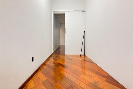 Apartamento à venda com 110m², 3 quartos e 4 vagas Apartamento à venda com 110m², 3 quartos e 4 vagasEscritório