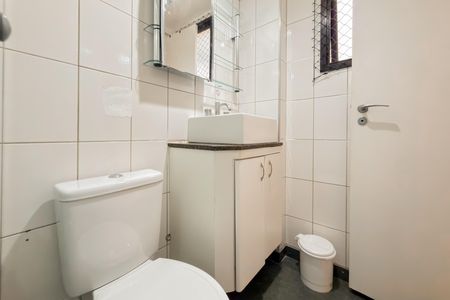 Apartamento à venda com 110m², 3 quartos e 4 vagas Apartamento à venda com 110m², 3 quartos e 4 vagasBanheiro da Suíte
