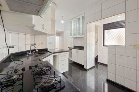 Apartamento à venda com 110m², 3 quartos e 4 vagas Apartamento à venda com 110m², 3 quartos e 4 vagasCozinha