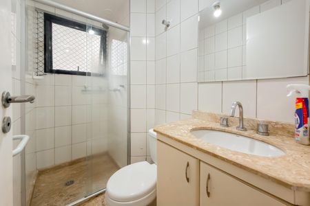 Apartamento à venda com 110m², 3 quartos e 4 vagas Apartamento à venda com 110m², 3 quartos e 4 vagasBanheiro Corredor