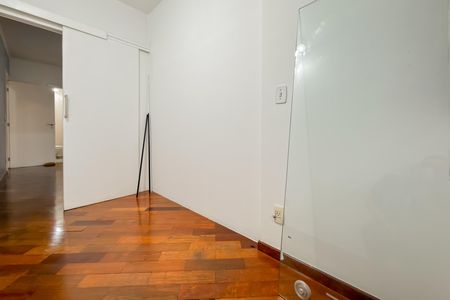 Apartamento à venda com 110m², 3 quartos e 4 vagas Apartamento à venda com 110m², 3 quartos e 4 vagasEscritório