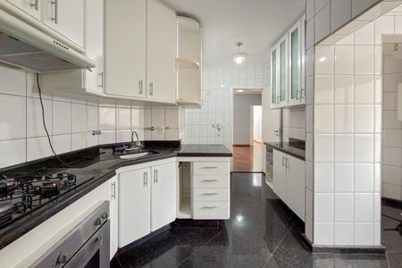 Apartamento à venda com 110m², 3 quartos e 4 vagas Apartamento à venda com 110m², 3 quartos e 4 vagasCozinha