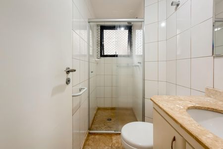 Apartamento à venda com 110m², 3 quartos e 4 vagas Apartamento à venda com 110m², 3 quartos e 4 vagasBanheiro Corredor