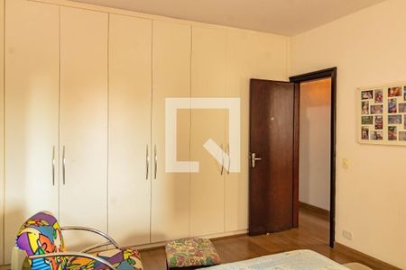 Casa à venda com 160m², 5 quartos e 3 vagas