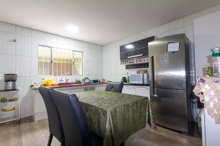 Casa à venda com 202m², 5 quartos e 3 vagas Casa à venda com 202m², 5 quartos e 3 vagasCozinha