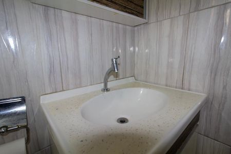 Casa à venda com 202m², 5 quartos e 3 vagas Casa à venda com 202m², 5 quartos e 3 vagasBanheiro Social