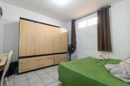 Casa à venda com 202m², 5 quartos e 3 vagas Casa à venda com 202m², 5 quartos e 3 vagasQuarto 2