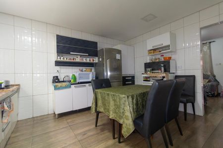 Casa à venda com 202m², 5 quartos e 3 vagas Casa à venda com 202m², 5 quartos e 3 vagasCozinha